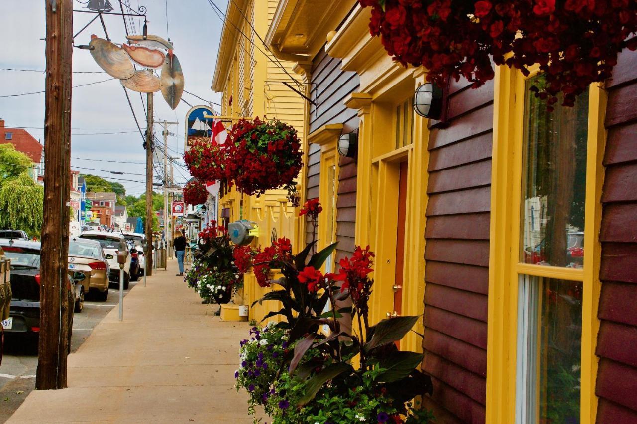 Rum Runner Inn Lunenburg Exteriör bild