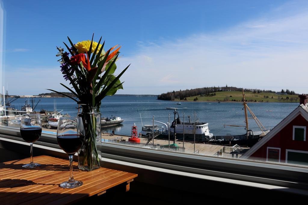 Rum Runner Inn Lunenburg Rum bild